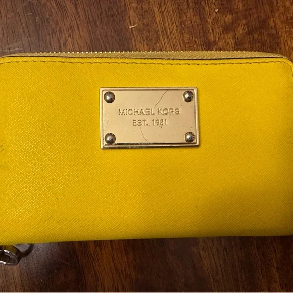 Michael Kors Sunburst Yellow Wallet with strap wristlet - Picture 3 of 9